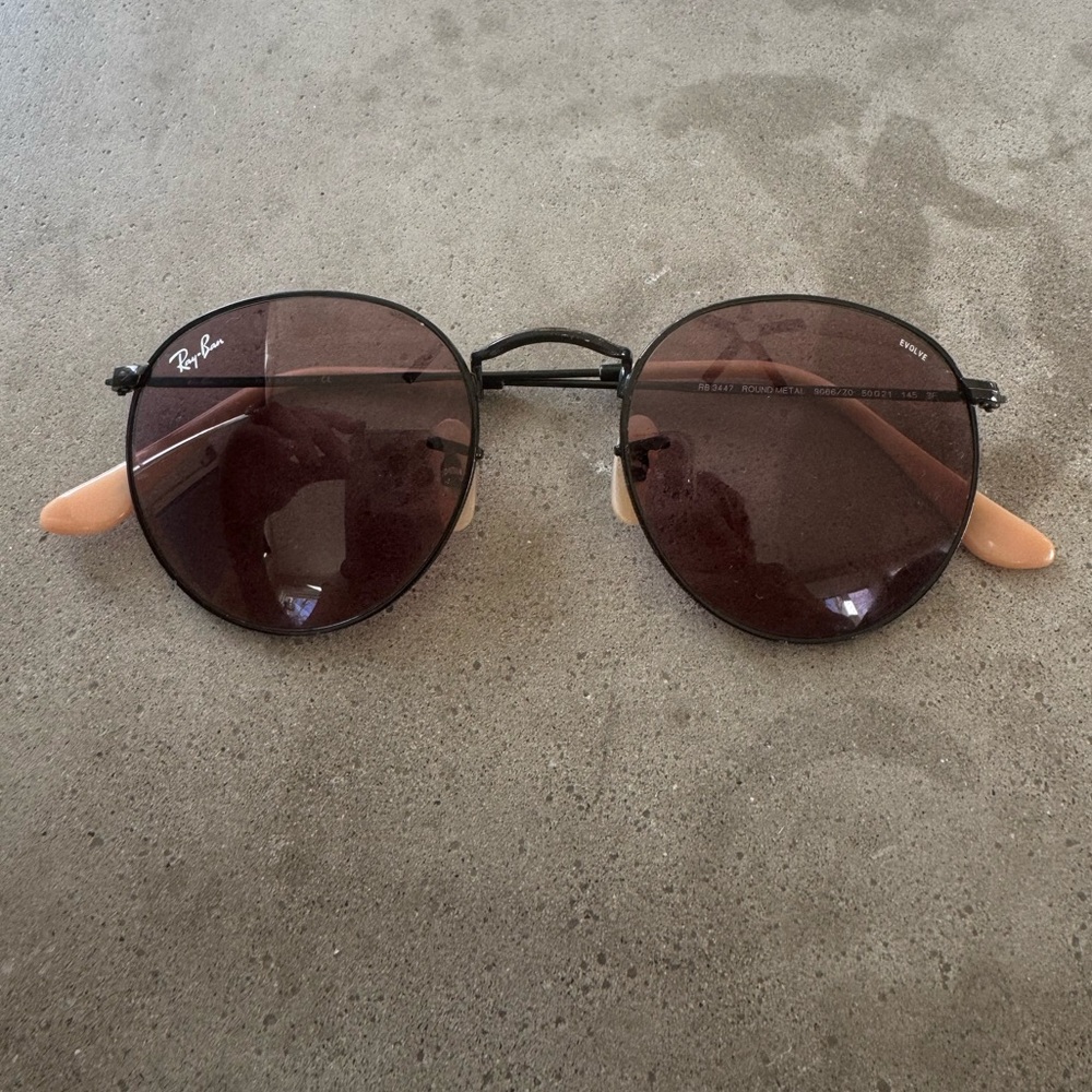 Ray-Ban Round Sunglasses Black / Purple / Tan